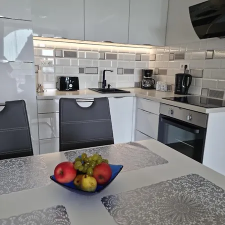 Silver Apartment *