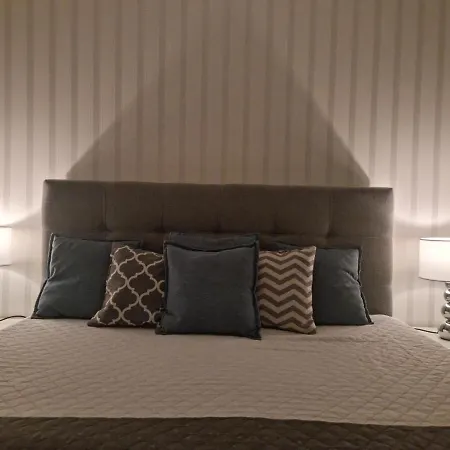 Silver Apartment *